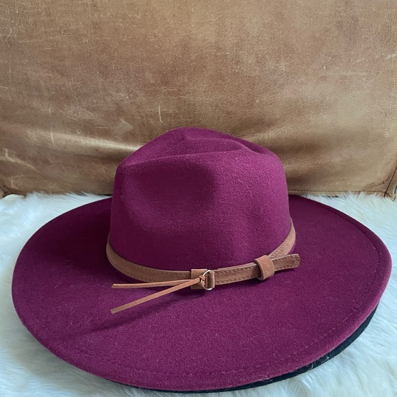 Elegant Burgundy Women\'s Hat with Tan Band